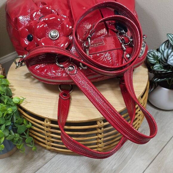 Coach RARE Limited Edition Poppy Patent with Flower Large Tote - Picture 10 of 16